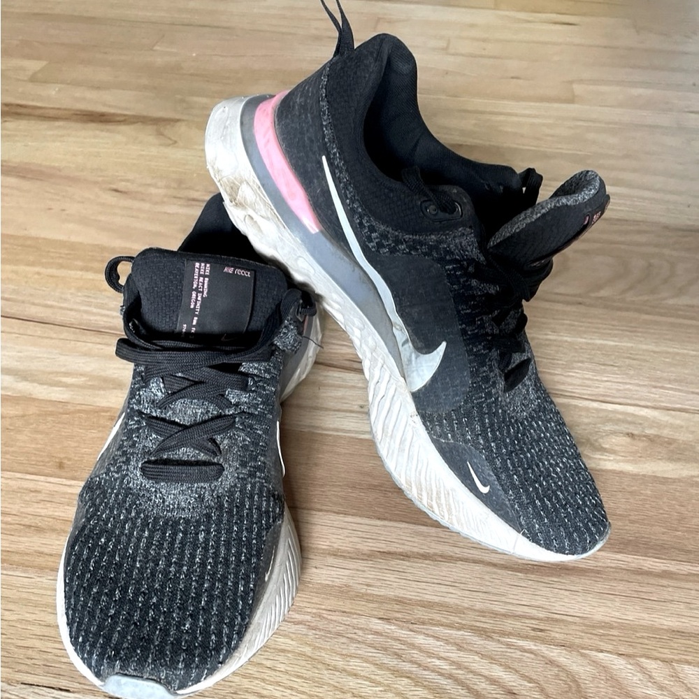 Running Shoes - Picture 5 of 9